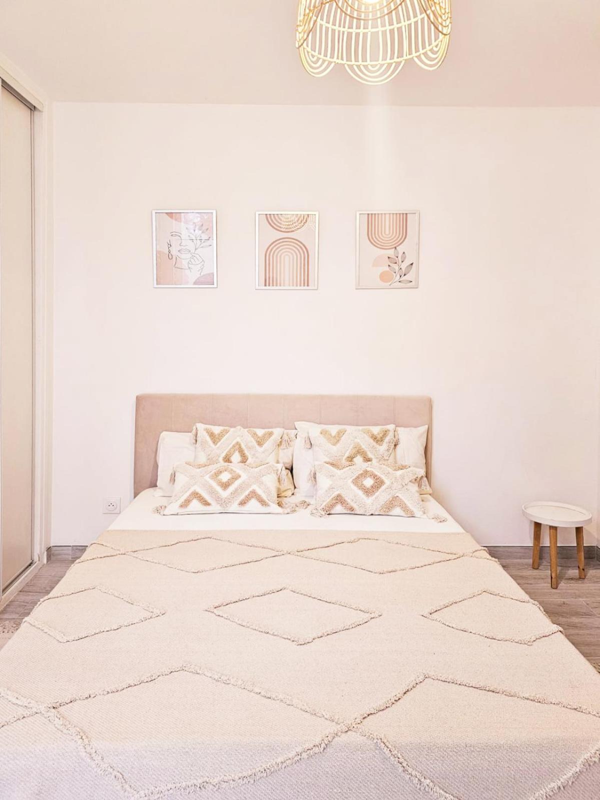 Apartamento Bed & Breakfast - Entre Paris & Disneyland Roissy-en-Brie Exterior foto